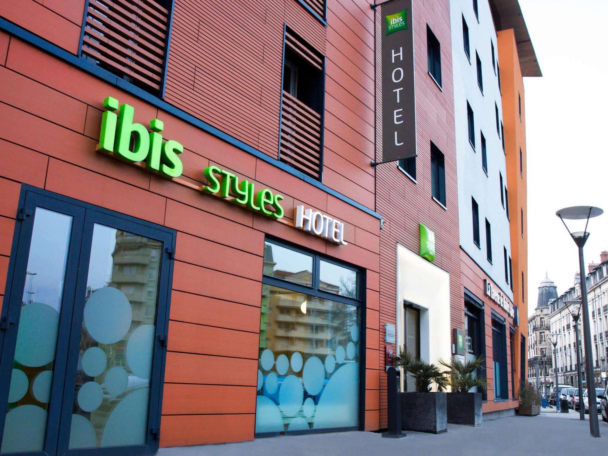 Отель Ibis Styles Le Puy En Velay Экстерьер фото
