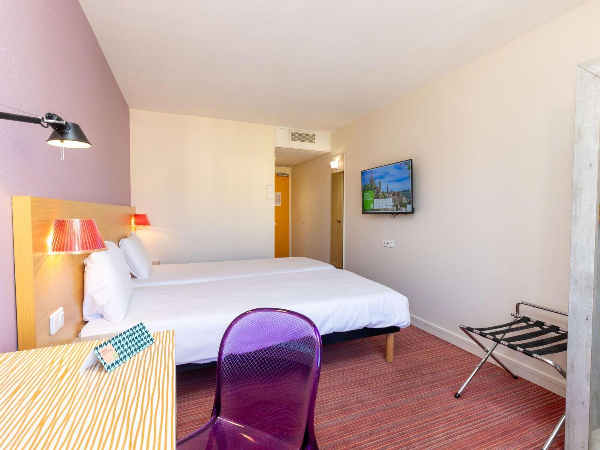 Отель Ibis Styles Le Puy En Velay Экстерьер фото