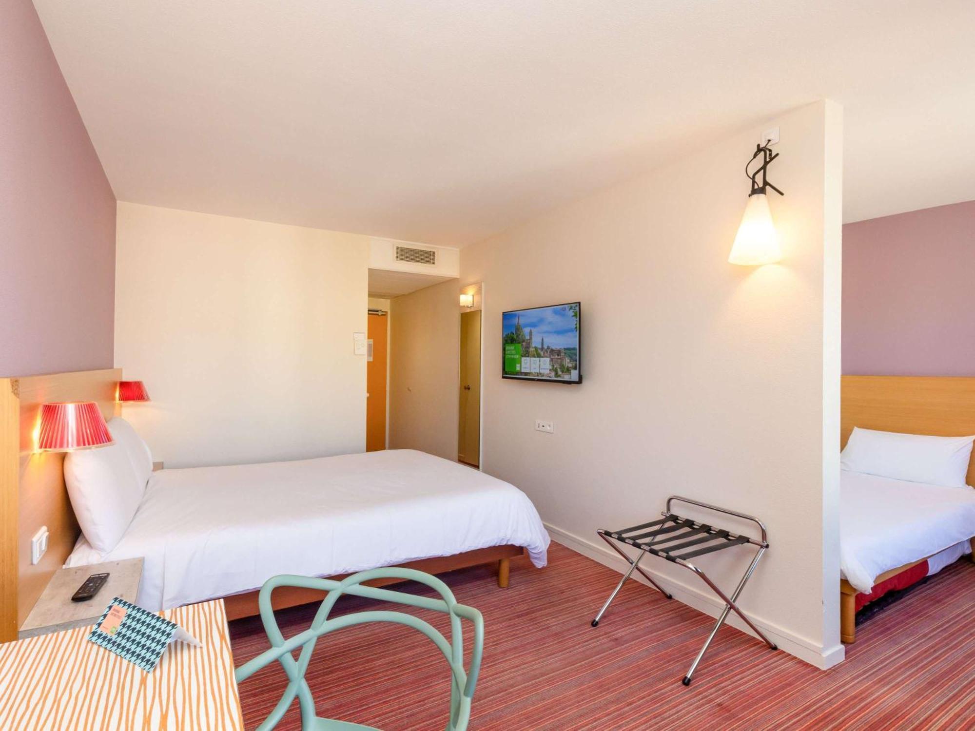 Отель Ibis Styles Le Puy En Velay Экстерьер фото