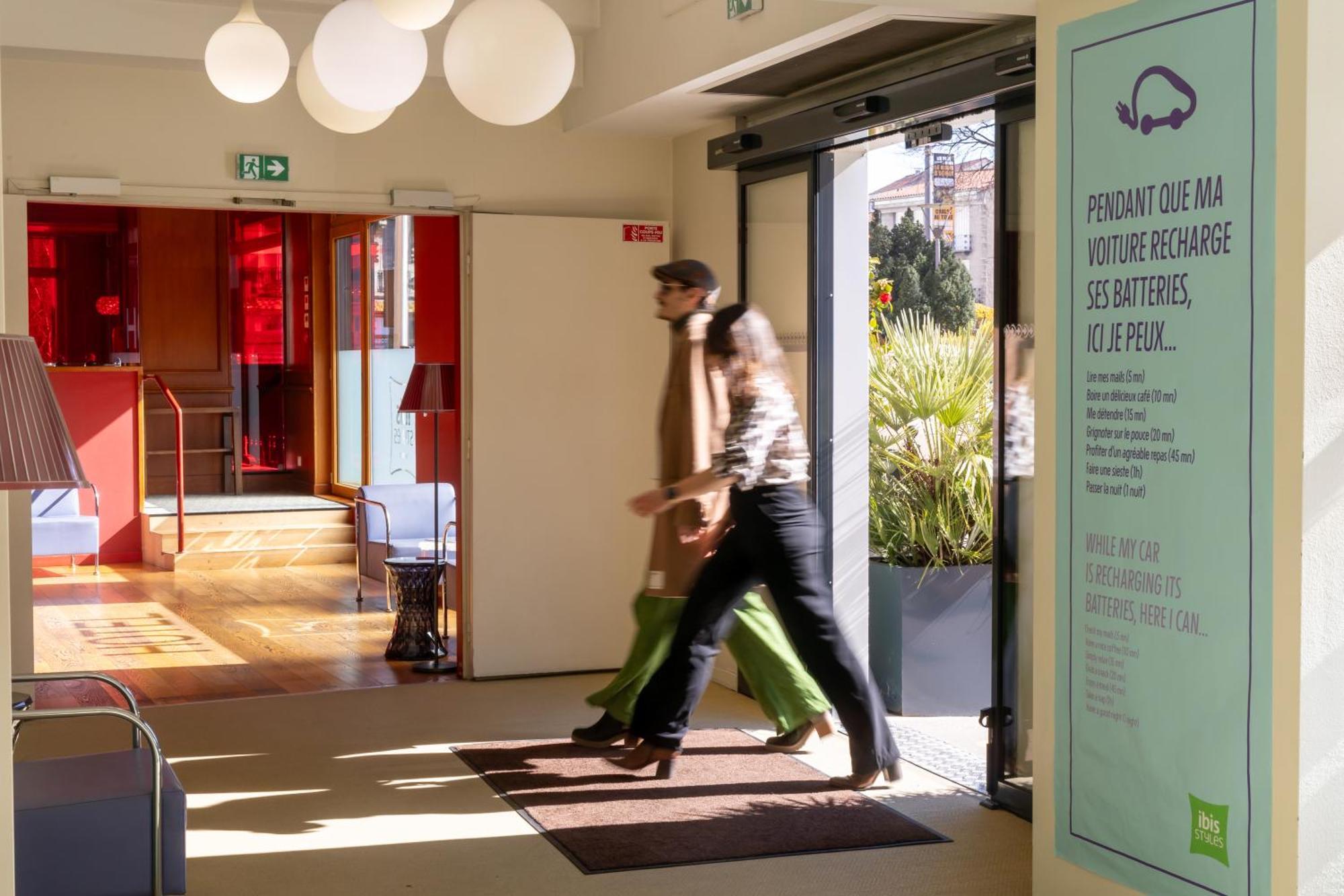 Отель Ibis Styles Le Puy En Velay Экстерьер фото