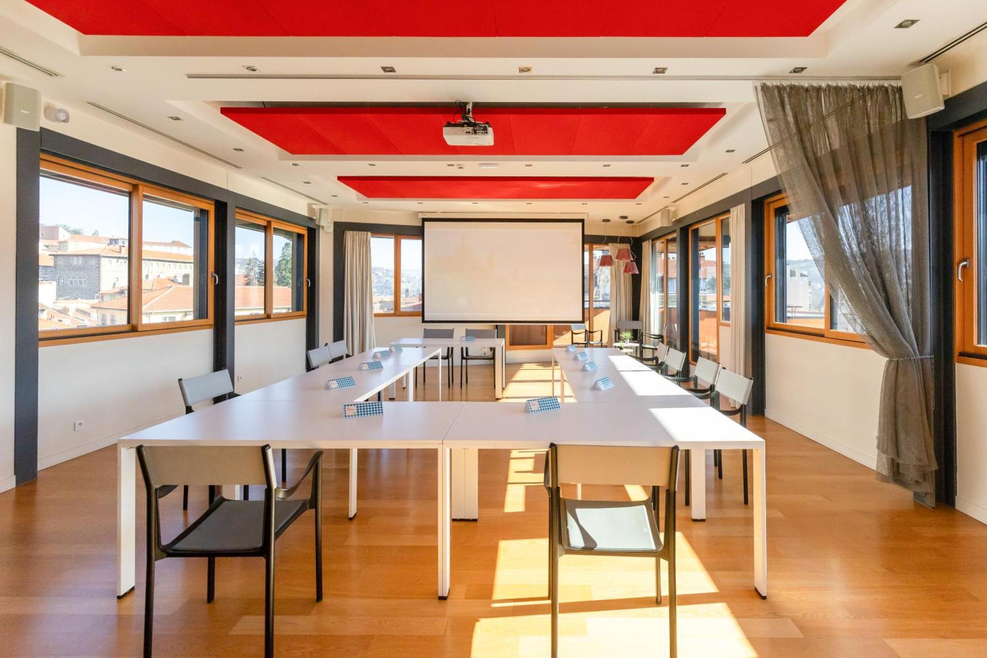 Отель Ibis Styles Le Puy En Velay Экстерьер фото