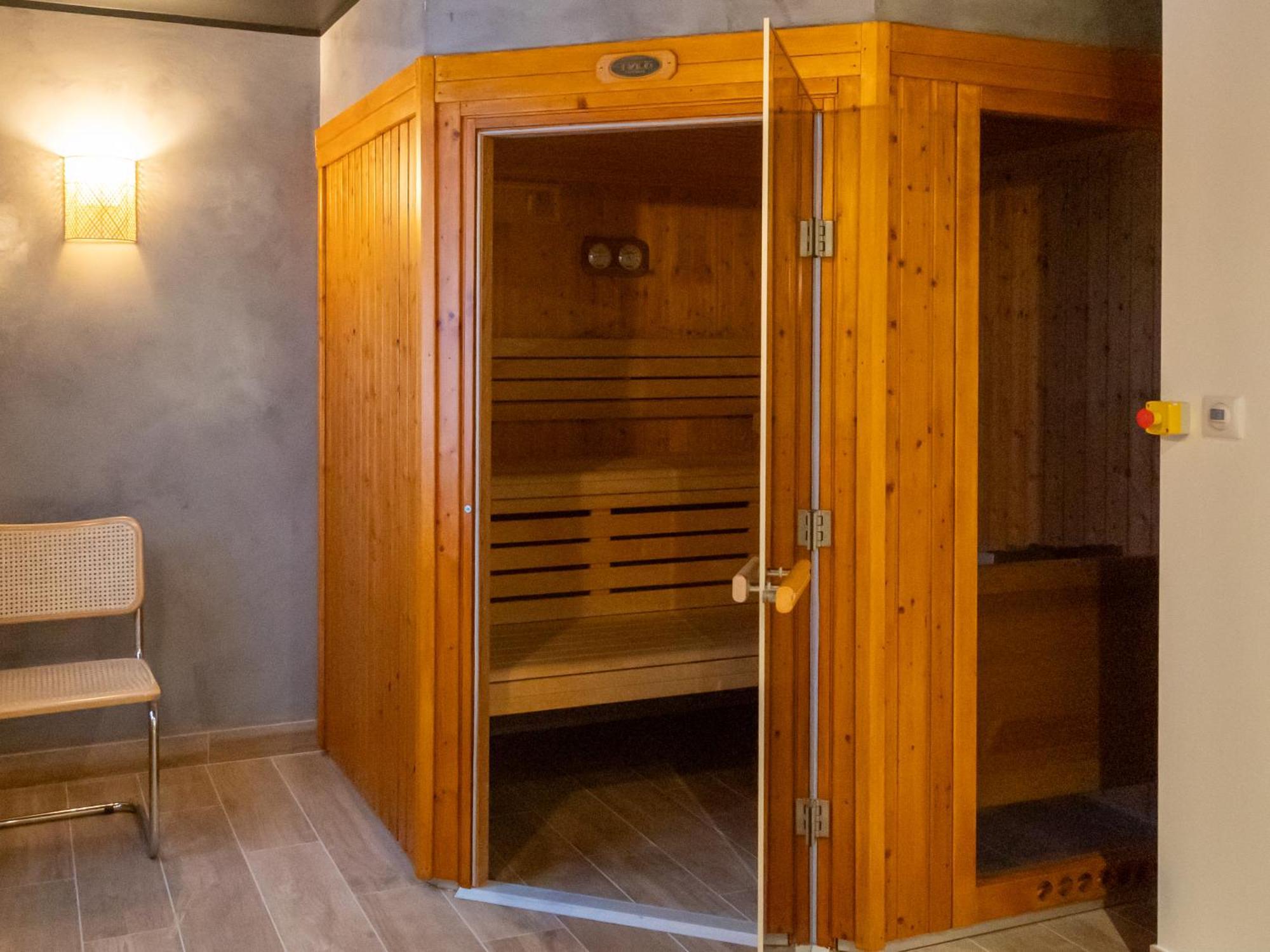 Отель Ibis Styles Le Puy En Velay Экстерьер фото