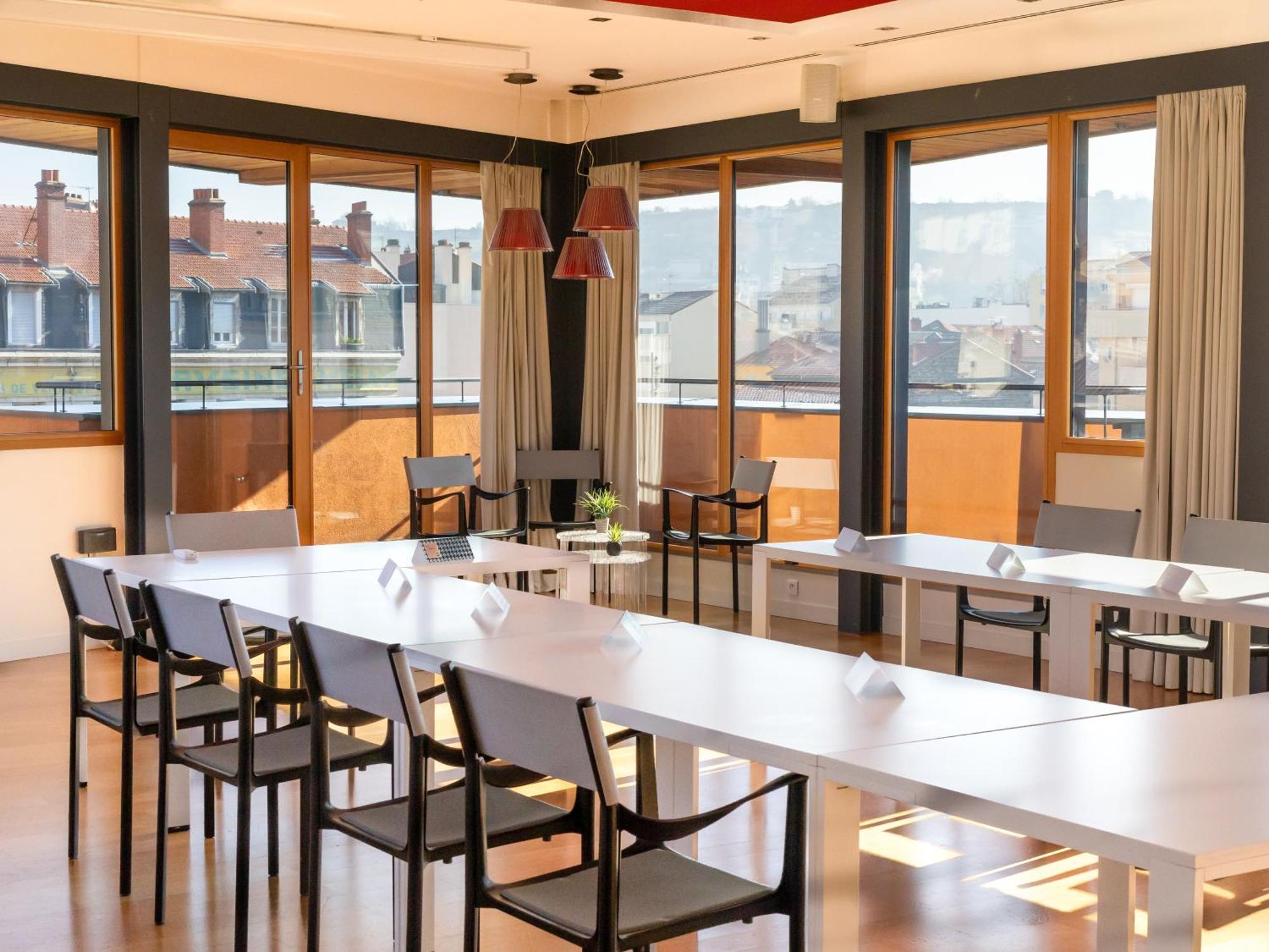 Отель Ibis Styles Le Puy En Velay Экстерьер фото